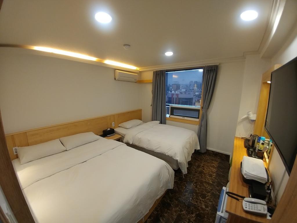 I.Y Hotel Suwon Bagian luar foto