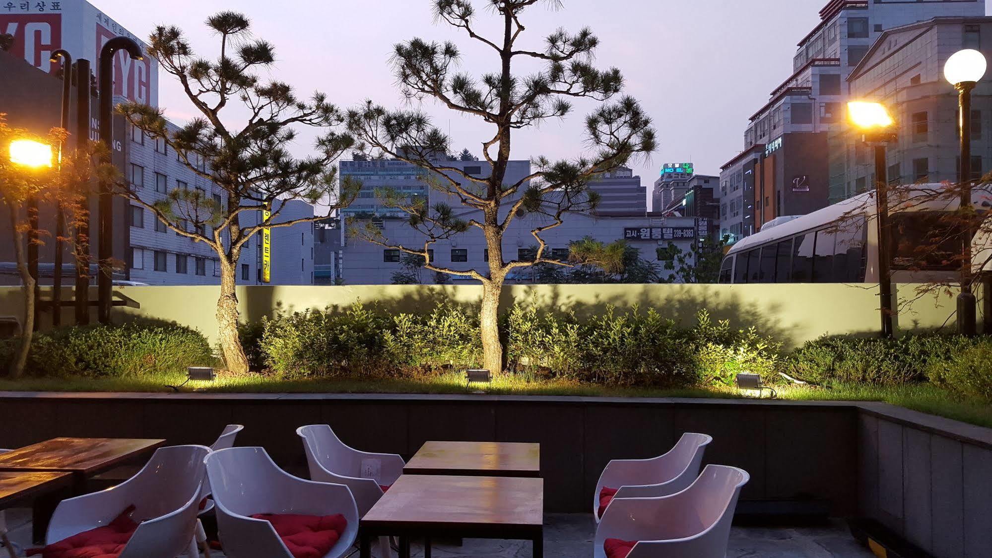 I.Y Hotel Suwon Bagian luar foto
