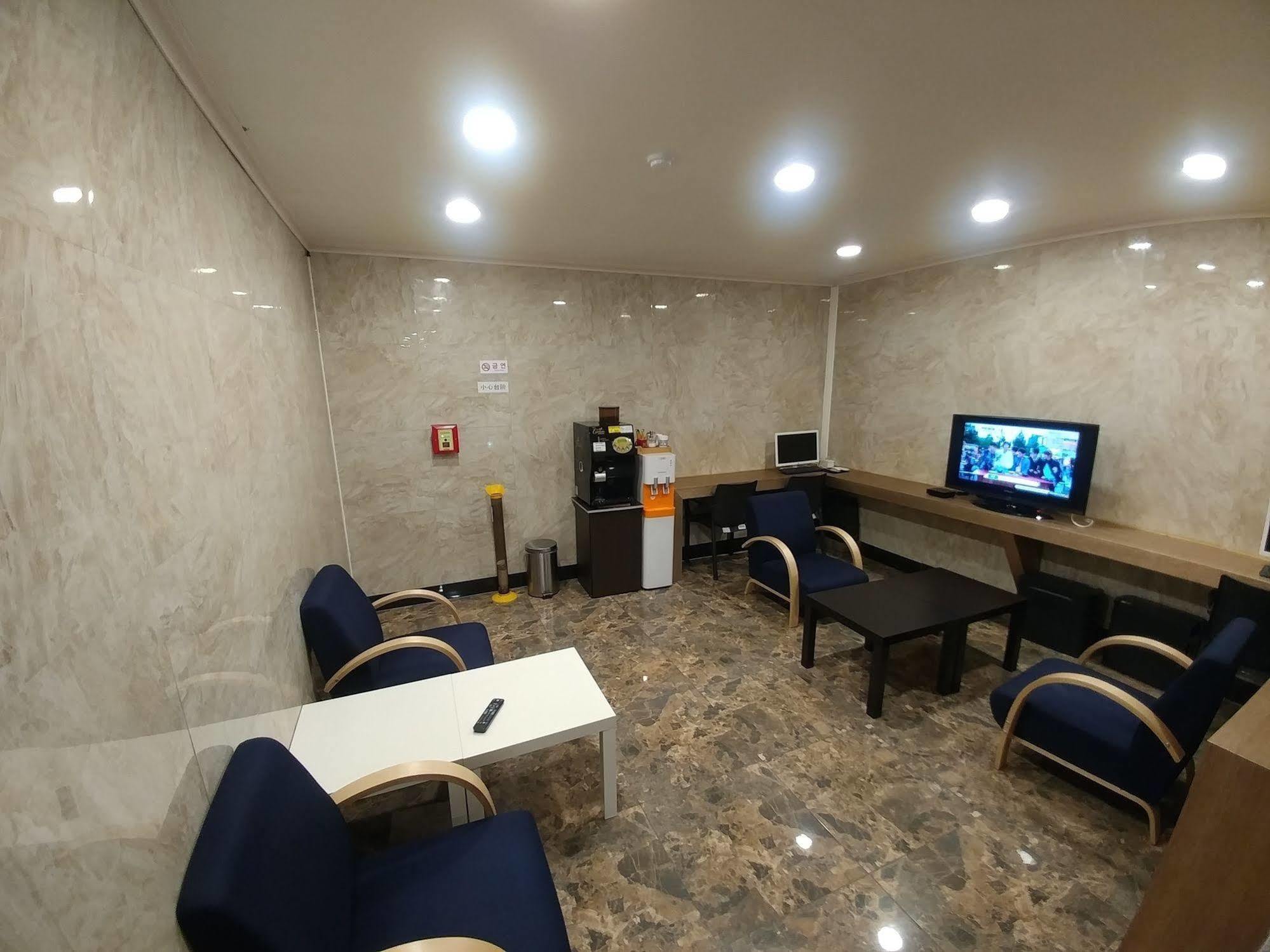 I.Y Hotel Suwon Bagian luar foto
