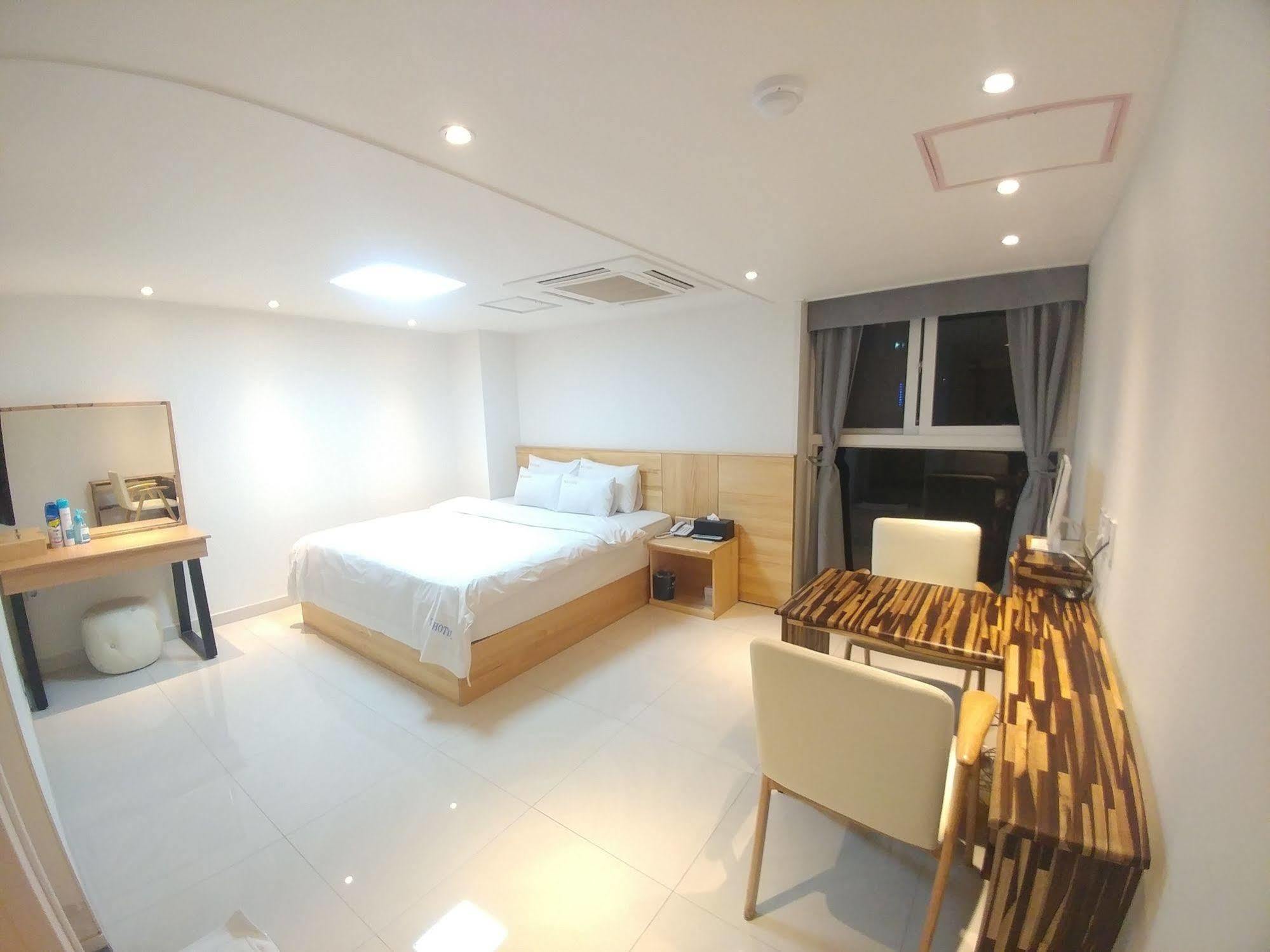 I.Y Hotel Suwon Bagian luar foto