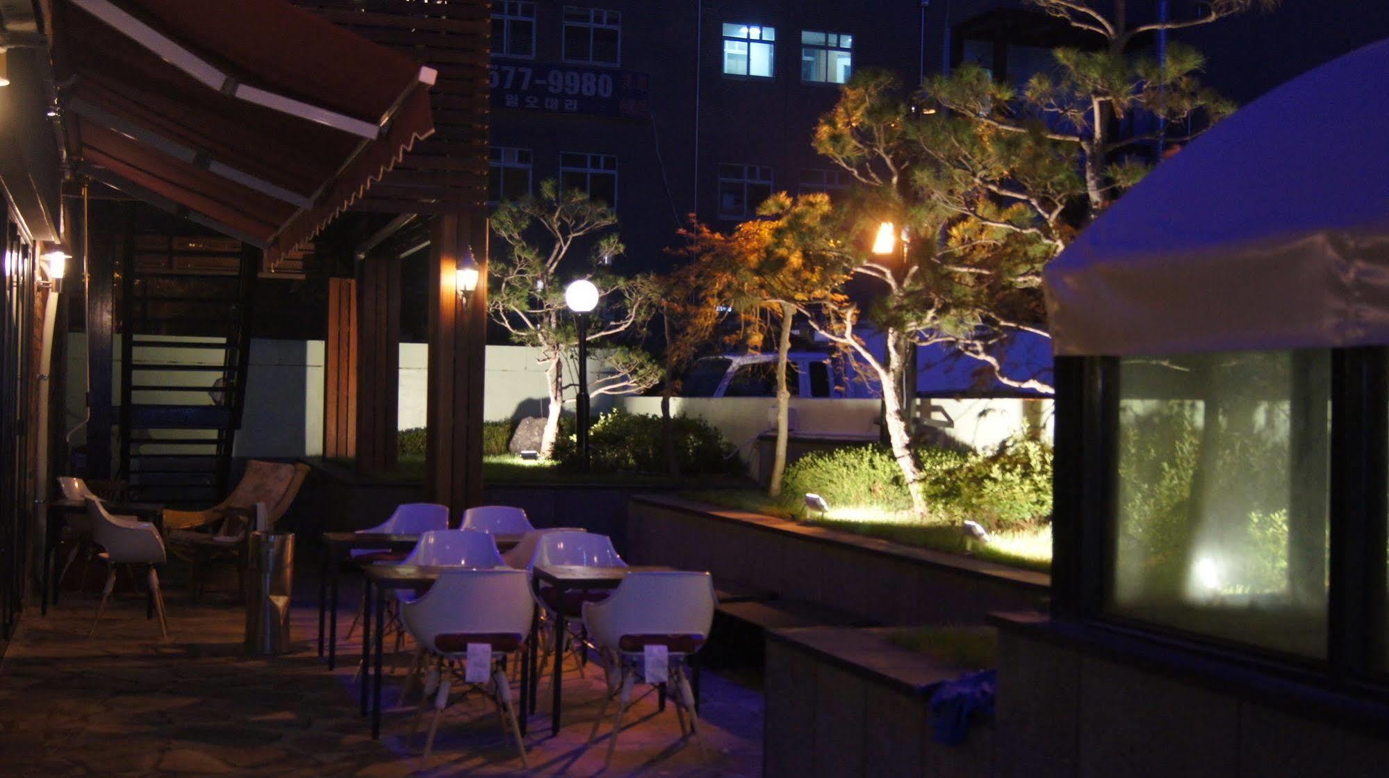 I.Y Hotel Suwon Bagian luar foto
