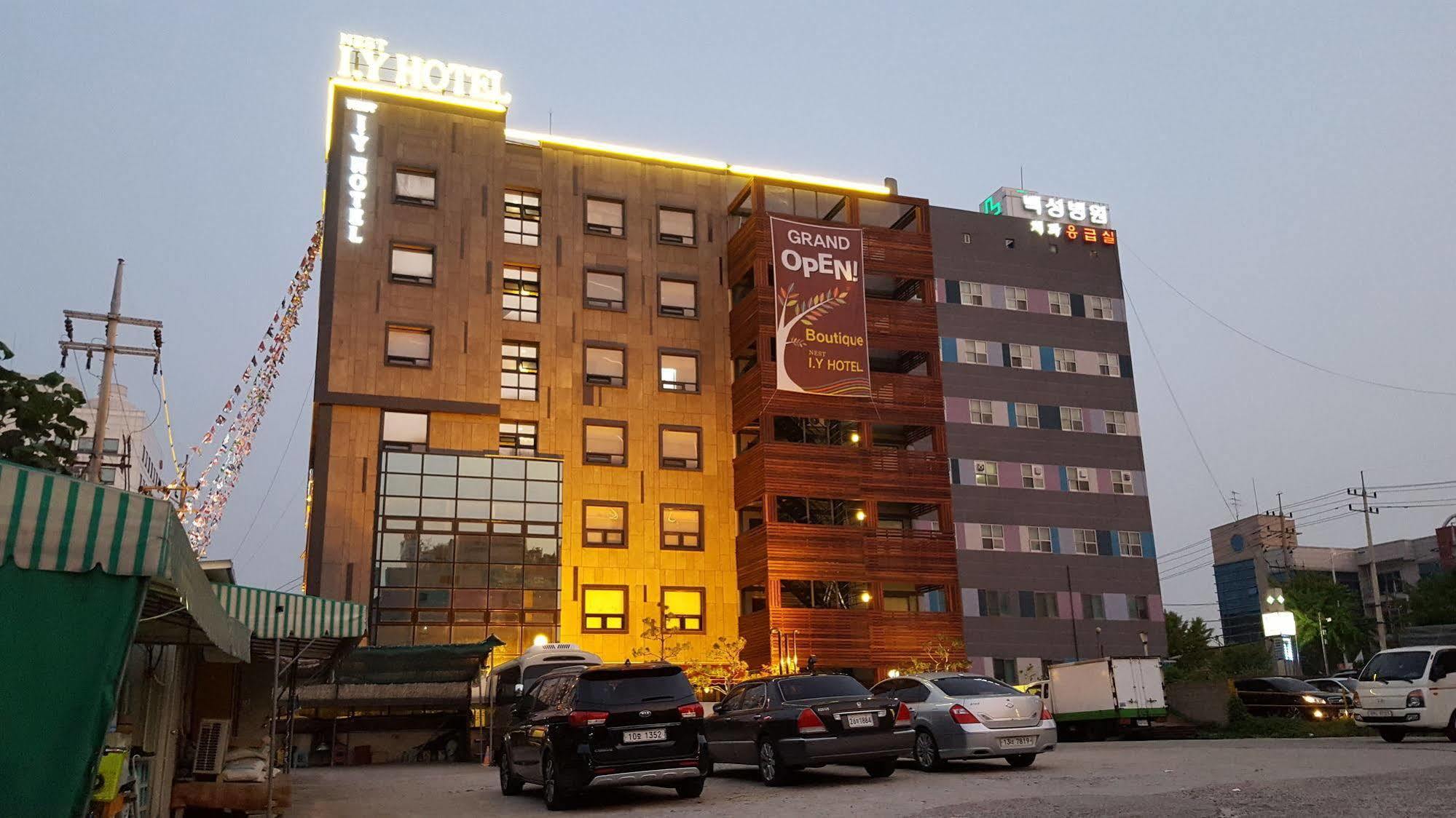 I.Y Hotel Suwon Bagian luar foto