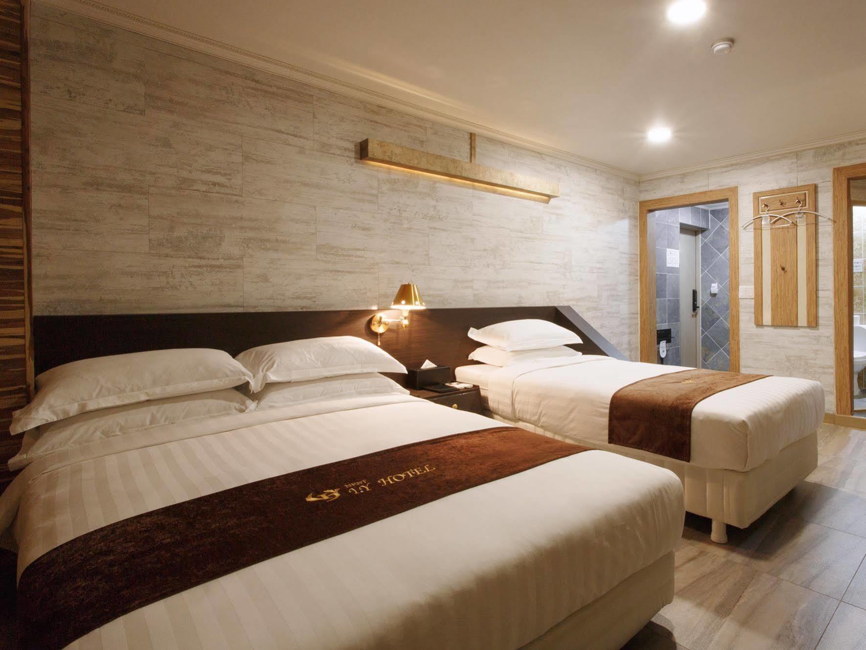 I.Y Hotel Suwon Bagian luar foto