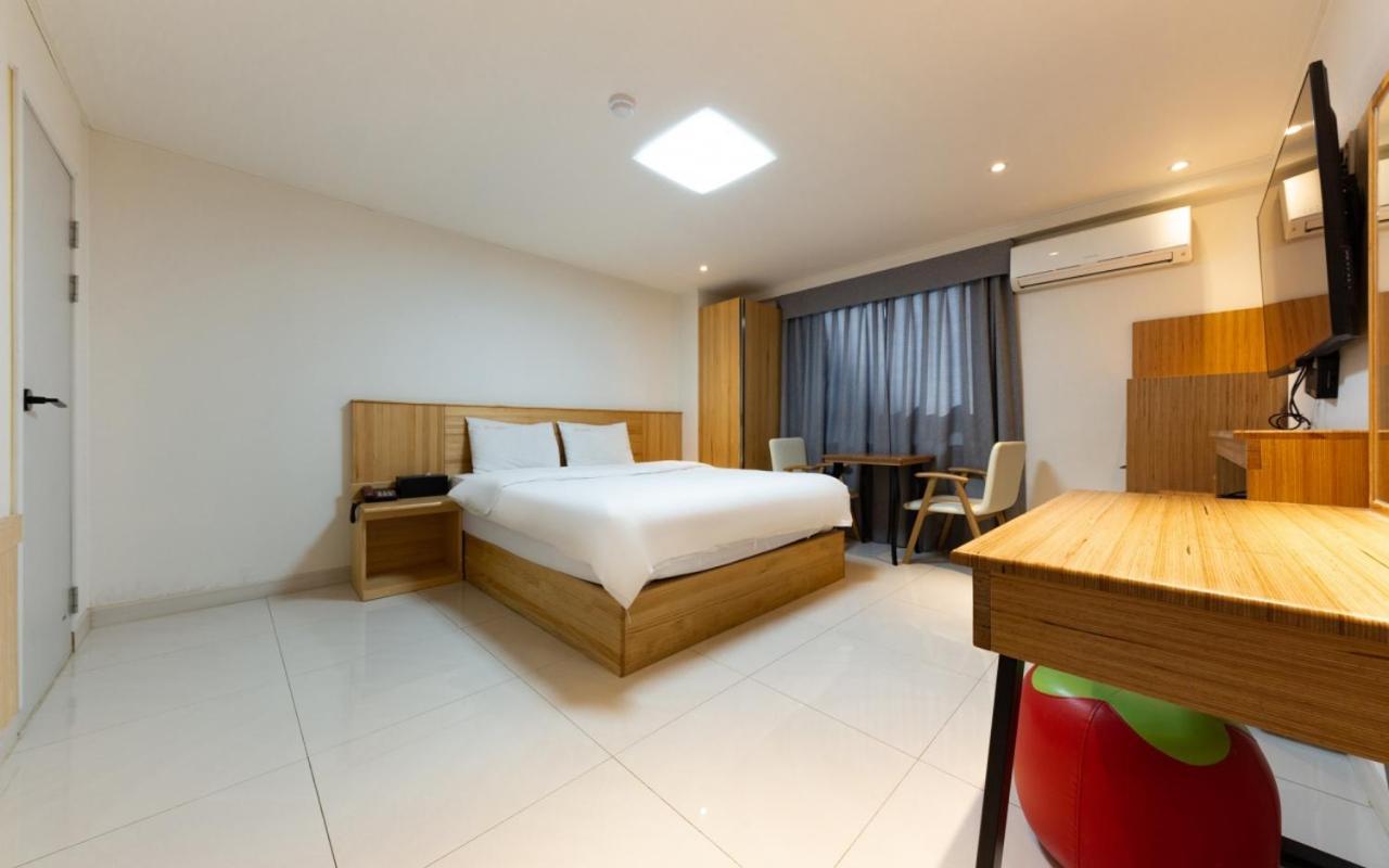 I.Y Hotel Suwon Bagian luar foto