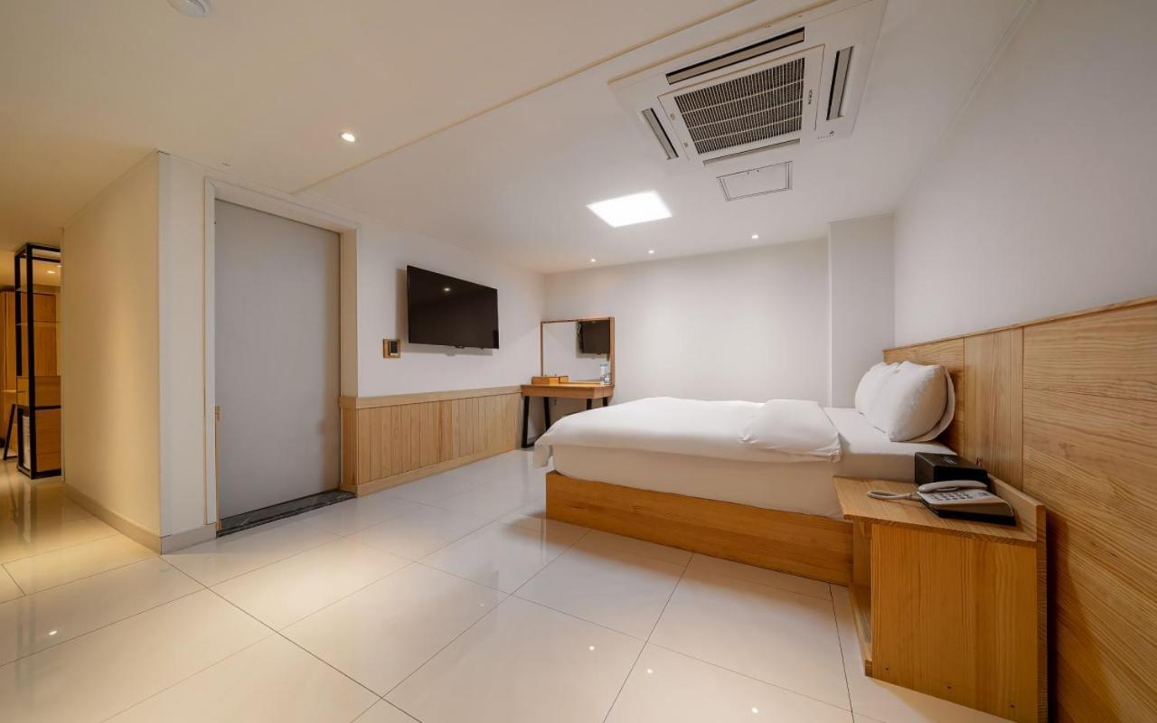 I.Y Hotel Suwon Bagian luar foto