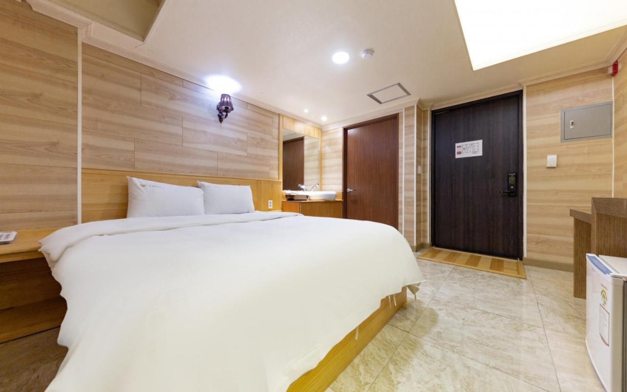 I.Y Hotel Suwon Bagian luar foto