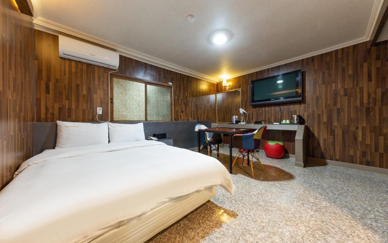I.Y Hotel Suwon Bagian luar foto