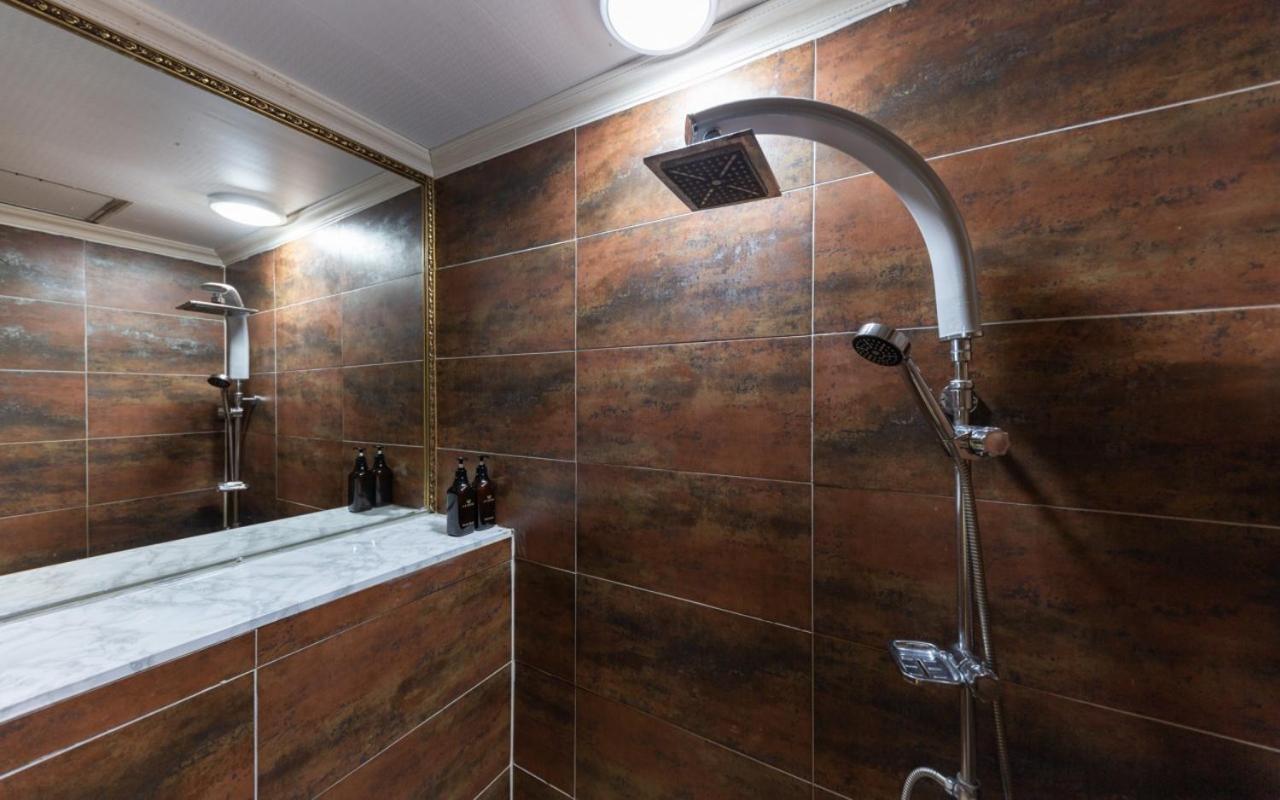 I.Y Hotel Suwon Bagian luar foto
