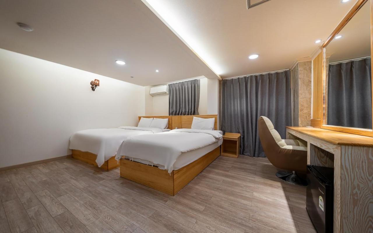 I.Y Hotel Suwon Bagian luar foto