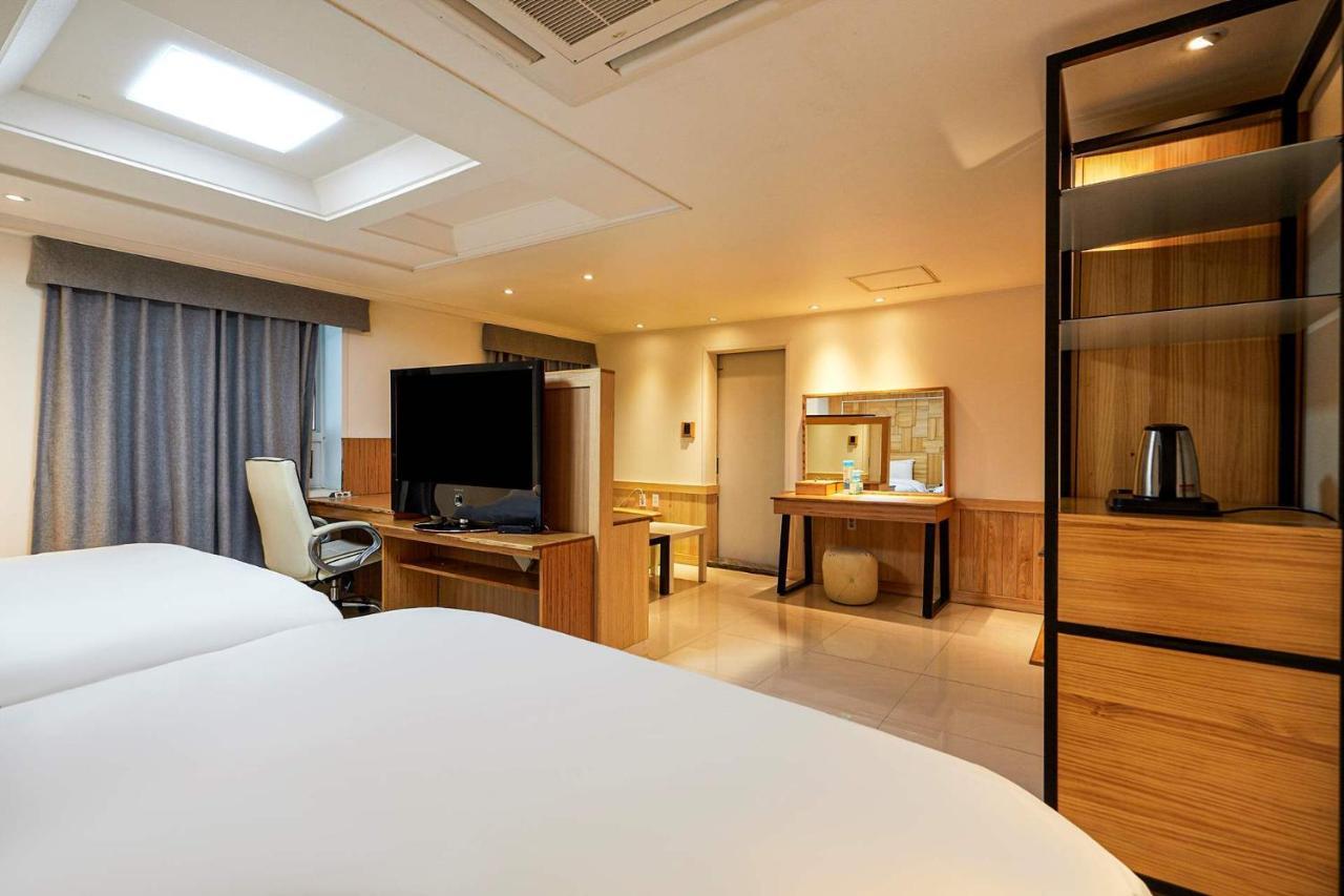 I.Y Hotel Suwon Bagian luar foto