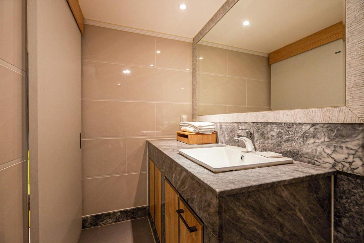 I.Y Hotel Suwon Bagian luar foto