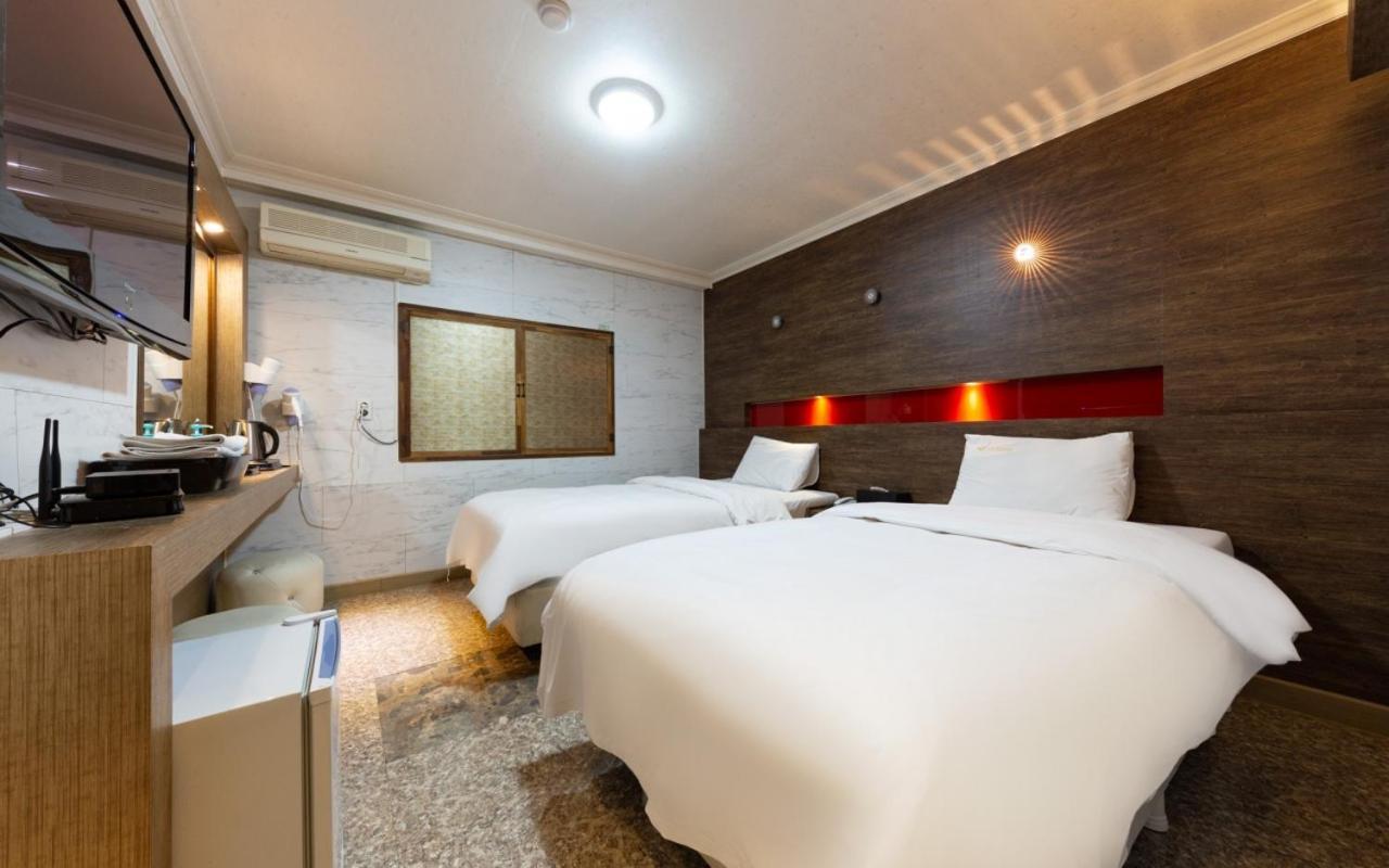 I.Y Hotel Suwon Bagian luar foto