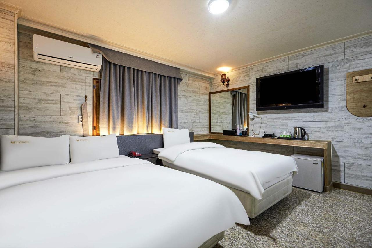 I.Y Hotel Suwon Bagian luar foto